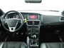 Volvo V40 2.0 T2 R-Design | Panorama dak | Camera | PDC | Elektrisch verstelbare stoel | Navi