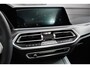 BMW X5 xDrive45e 394pk High Executive M-Sport PHEV 6 cilinder Panoramisch schuif-kantel dak Harman Kardon Head up display Lederen bekleding Electrische verstelling comfort stoelen