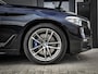 BMW 5-Serie 530e M-Sport | SFEERVERLICHTING | DEALER ONDERH. | STOEL&STUURVERWARMING