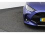 Toyota Yaris 1.5 Hybrid Executive Sport | Leder - Stoffen bekleding | JBL | Navigatie | Dodehoek sensor |