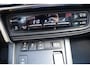 Toyota Auris 1.8 HYBRID DYNAMIC 5-DEURS STOELVERW. P-SENSOREN CAMERA CRUISE NAVI 17"LM-VELGEN DEALERONDERHOUDEN