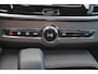 Volvo V90 T6 Recharge AWD Plus Dark - LONG RANGE - IntelliSafe Assist & Surround - 360º Camera - Harman/Kardon audio - Adaptieve LED koplampen - Verwarmde voorstoelen, stuur & achterbank - Parkeersensoren voor & achter - Elektr. bedienb. voorstoelen met geheugen - Extra getint glas - Elektr. inklapbare trekhaak - 19' LMV