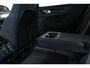 Volvo XC40 B4 Plus Dark | Verwarmde Voorstoelen+Stuurwiel | Verwarmde voorruit | Semi-Elektrische Trekhaak | Harman Kardon Premium Audio | Apple Carplay / Android Auto | Electrisch bedienbare voorstoelen | Google infotaiment