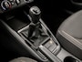 Skoda Kamiq 1.0 TSI Sport (APPLE CARPLAY, CRUISE, LED KOPLAMPEN, SPORTSTOELEN, LANE ASSIST, ARMSTEUN, BLUETOOTH, NIEUWE APK, NIEUWSTAAT)