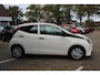 Toyota Aygo 1.0 VVT-I X-FUN 4-S BANDEN AIRCO EL-RAMEN BLUETOOTH CENTR. PORTIER VERGR. MET AFSTANDSBEDIENING