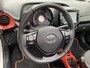 Toyota Aygo 1.0 VVT-i x-cite Leuke cabrio met opvallend gekleurde details! Navigatie Apple CarPlay/Android Auto, achteruitrij camera, airco