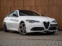 Alfa Romeo Giulia 2.0T AWD Veloce 280pk | Pano-dak | Carplay | Adapt. cruise