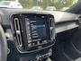 Volvo XC40 1.5 T4 Recharge R-Design | Stoelverwarming | Comfortstoelen | Adaptive cruise control | Voorstoelen + stuurwielverwarming | Volvo on Call | Apple CarPlay/Android Auto | Parkeersensoren achter | Dealeronderhouden | Semi-elektrische trekhaak |