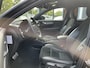 Volvo XC40 1.5 T4 Recharge R-Design | Stoelverwarming | Comfortstoelen | Adaptive cruise control | Voorstoelen + stuurwielverwarming | Volvo on Call | Apple CarPlay/Android Auto | Parkeersensoren achter | Dealeronderhouden | Semi-elektrische trekhaak |