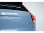 Volvo XC40 B4 Plus Dark | Verwarmbare Voorstoelen en Stuurwiel | Semi-Elektrische Trekhaak | Verwarmbare Voorruit | Premium Audio by Harman Kardon | Adaptieve Cruise Control | Park Assist