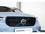 Volvo XC40 B4 Plus Dark | Verwarmbare Voorstoelen en Stuurwiel | Semi-Elektrische Trekhaak | Verwarmbare Voorruit | Premium Audio by Harman Kardon | Adaptieve Cruise Control | Park Assist