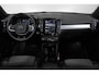Volvo XC40 B4 Plus Dark | Verwarmbare Voorstoelen en Stuurwiel | Semi-Elektrische Trekhaak | Verwarmbare Voorruit | Premium Audio by Harman Kardon | Adaptieve Cruise Control | Park Assist