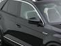 Volkswagen T-Roc 1.5 TSI 150 pk DSG Sport Business R | Panoramadak | Trekhaak | Stoelverwarming | Remklauwen rood | Side Assist | Adaptive Cruise