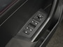 Volkswagen T-Roc 1.5 TSI 150 pk DSG Sport Business R | Panoramadak | Trekhaak | Stoelverwarming | Remklauwen rood | Side Assist | Adaptive Cruise