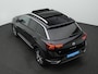 Volkswagen T-Roc 1.5 TSI 150 pk DSG Sport Business R | Panoramadak | Trekhaak | Stoelverwarming | Remklauwen rood | Side Assist | Adaptive Cruise