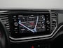 Volkswagen T-Roc 1.5 TSI 150 pk DSG Sport Business R | Panoramadak | Trekhaak | Stoelverwarming | Remklauwen rood | Side Assist | Adaptive Cruise