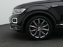 Volkswagen T-Roc 1.5 TSI 150 pk DSG Sport Business R | Panoramadak | Trekhaak | Stoelverwarming | Remklauwen rood | Side Assist | Adaptive Cruise