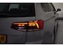Volkswagen Passat 1.5 TSI Elegance Business R [ ACC Camera Carplay ]