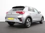 Volkswagen T-Roc 1.5 TSI 150pk Automaat R-Line Digitale Cockpit Climate Control Camera Navigatie Apple Carplay/Android Auto Lichtmetalen Velgen Parkeer sensoren Dab Led Adaptive Cruise Control