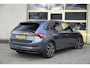 Skoda Scala 1.5 TSI 150PK! Automaat 5drs Sport Business BJ2020 Lmv 18" | Led V+A | Pdc | Panoramadak | Elek. trekhaak | App-Connect | Climate control | Cruise control | RS-Sportstoelen | RS-Sport stuurwiel | Verwarmde voorstoelen | Zwarte hemel | Extra getint glas