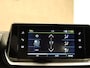 Peugeot e-2008 EV GT Pack 50 kWh - CLIMATE CONTROL- PARKEERSENSOREN VOOR/ ACHTER - TWO TONE LAK - 17 INCH LICHT METALEN VELGEN - ARMSTEUN VOOR - SPORTSTUUR EN STOELEN - APPLE CARPLAY/ANDROID AUTO - ADAPTIEVE CRUISE CONTROL