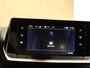 Peugeot e-2008 EV GT Pack 50 kWh SOH 92,9 % !!- CLIMATE CONTROL- PARKEERSENSOREN VOOR/ ACHTER - TWO TONE LAK - 17 INCH LICHT METALEN VELGEN - ARMSTEUN VOOR - SPORTSTUUR EN STOELEN - APPLE CARPLAY/ANDROID AUTO - ADAPTIEVE CRUISE CONTROL