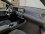 Mercedes-Benz A-klasse 180 AMG Aut Panoramadak Nightpakket Widescreen AmbientLight SportLeder Led Camera 18" Pdc