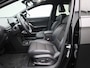 MG 4 MG4 64 kWh Luxury | ACHTERUITRIJCAMERA | APPLE CARPLAY | CLIMATE CONTROL | NAVIGATIE |