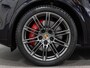 Porsche Cayenne 4.8 V8 Turbo 520pk | Dealer oh | ACC | PASM Luchtvering |Sport Chrono | Pano | Bose | Alcantara Hemel | 2 x Memory | Camera | 21"| Stoelverwarming + Bankverwarming | Leder Pack | TH 3500 kg | Rijklaar Incl service