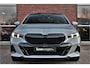 BMW 5-Serie 530e M-Sport Pano ACC 360 H/K Stoel-vent Brooklyngrau