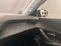 Peugeot 2008 1.2 PureTech Allure Pack 1e Eigenaar! | Camera | Carplay | 17" Lichtmetaal | Parkeersensoren Achter | Cruise Control | Climate | Achteruitrijcamera | Airco (automatisch) | Apple Carplay/Android Auto|telefoonintegratie premium