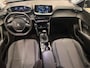 Peugeot 2008 1.2 PureTech Allure Pack 1e Eigenaar! | Camera | Carplay | 17" Lichtmetaal | Parkeersensoren Achter | Cruise Control | Climate | Achteruitrijcamera | Airco (automatisch) | Apple Carplay/Android Auto|telefoonintegratie premium