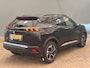 Peugeot 2008 1.2 PureTech Allure Pack 1e Eigenaar! | Camera | Carplay | 17" Lichtmetaal | Parkeersensoren Achter | Cruise Control | Climate | Achteruitrijcamera | Airco (automatisch) | Apple Carplay/Android Auto|telefoonintegratie premium