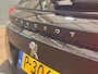 Peugeot 2008 1.2 PureTech Allure Pack 1e Eigenaar! | Camera | Carplay | 17" Lichtmetaal | Parkeersensoren Achter | Cruise Control | Climate | Achteruitrijcamera | Airco (automatisch) | Apple Carplay/Android Auto|telefoonintegratie premium