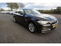 BMW 5-Serie Touring 520D HIGH EXECUTIVE DEC 2015 ORIGINEEL NEDERLANDS PANORAMADAK ADAPTIEVE CRUISE BI-XENON/LED LEDER STOELVERWARMING ELECTR.TREKHAAK NAVI ELECTR.STOEL+MEMORY 17INCH ENZ...