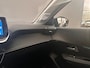 Peugeot 208 1.2 PureTech Allure Pack 16" Lichtmetaal | Digitaal Dashboard | Camera | Climate Control | Cruise | Leder/Stof | Parkeersensoren | Achteruitrijcamera | Airco (automatisch) | Apple Carplay/Android Auto|telefoonintegratie premium
