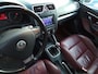 Volkswagen Eos 2.0 TDI trekhaak airco ecc panaramedak