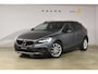 Volvo V40 Cross Country T3 152PK Polar+ Luxury Automaat / Navigatie / Trekhaak / Leren bekleding / Stoelverwarming / Parkeersensoren v+a / Panoramadak / Achteruitrijcamera / Privacy Glass