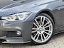 BMW 3-Serie Touring 320i High Executive M-Pakket | NL-Auto/NAP/Leder/Sportstoel/Carplay/Navi/19-inch