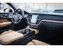 Volvo V60 T6 Plug-in hybrid AWD Ultra Dark | Adaptieve Cruise Control | Bowers & Wilkins Audio | Stoelventilatie + Massage | 360 Camera | Head-Up Display | 19 Inch Lichtmetalen Velgen