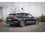 Volvo V60 T6 Plug-in hybrid AWD Ultra Dark | Adaptieve Cruise Control | Bowers & Wilkins Audio | Stoelventilatie + Massage | 360 Camera | Head-Up Display | 19 Inch Lichtmetalen Velgen