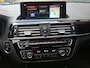 BMW 1-Serie 120i Sport Line 184PK Panoramadak / Apple Carplay / Harman Kardon / Navigatie / Trekhaak / Led Verlichting / Stoelverw