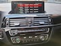 BMW 1-Serie 120i Sport Line 184PK Panoramadak / Apple Carplay / Harman Kardon / Navigatie / Trekhaak / Led Verlichting / Stoelverw