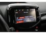 Toyota Aygo 1.0 VVT-i x-wave | Elektrisch vouwdak | Navigatie | Keyless | Clima | Camera | 15 inch | DAB | Bluetooth