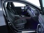 Mercedes-Benz A-klasse 250 e AMG Nightpakket | Sfeerverlichting | Car Play | Dode Hoek Ass | Stoelverwarming | Parkeerpakket met Camera | Ledkoplampen | Achteruitrijcamera. Inclusief 24 maanden Mercedes-Benz Certified garantie voor Europa.