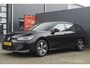 Volkswagen Passat Variant 1.5 eTSI 150 pk | Incl. 12 maanden Garantie | Stoel/stuur verwarming | Achteruitrijcamera | Adaptive cruise controle | Dodehoekdetectie | Parkeersensoren V+A | Navigatie | Apple CarPlay/Android Auto | Draadloze telefoonlader | Climate controle | Lane assist | Keyless start | LED Koplampen | 17 Inch LMV | Schakelmogelijkheid aan stuurwiel |