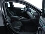 Mercedes-Benz A-klasse 180 Business Solution AMG AMG Line | Night Pakket | Phttps://wheelerdelta.autodata.nl/#/voorraadanorama Schuif-Kanteldak | Sfeerverlichting | MultiBeam koplampen | Memory Voorstoelen. Inclusief 24 maanden MB Certified garantie voor Europa.