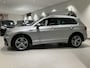 Volkswagen Tiguan 1.5 TSI Comfortline Business 131 PK | R-Line Exterieur | Apple Carplay | Digital Cockpit Pro | Parkeersensoren | Adaptive Cruise Control | Rijstrookhulp | Driving Modes | Navigatie | Climate Control | Bluetooth |