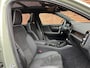 Volvo XC40 T4 Plug-in hybrid Ultimate Dark | Panoramadak | 360 Graden Camera | Elektrisch Verstelbare Voorstoelen | Verwarmbare Voorruit | All-Season Banden | Verwarmbare Voorstoelen | Lederen Bekleding | BLIS Dodehoekdetectie
