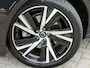 Volvo V90 B4 D Plus Dark | Trekhaak | Schuif/kantel Panoramadak | Memory | Harman/Kardon | Leder | BLIS | Adaptive cruise | Pilot assist | DAB | Extra getint glas |